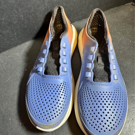 Crocs Literide Pacer Blue Orange Gradient Sneakers Size 7 [Shoe 257]